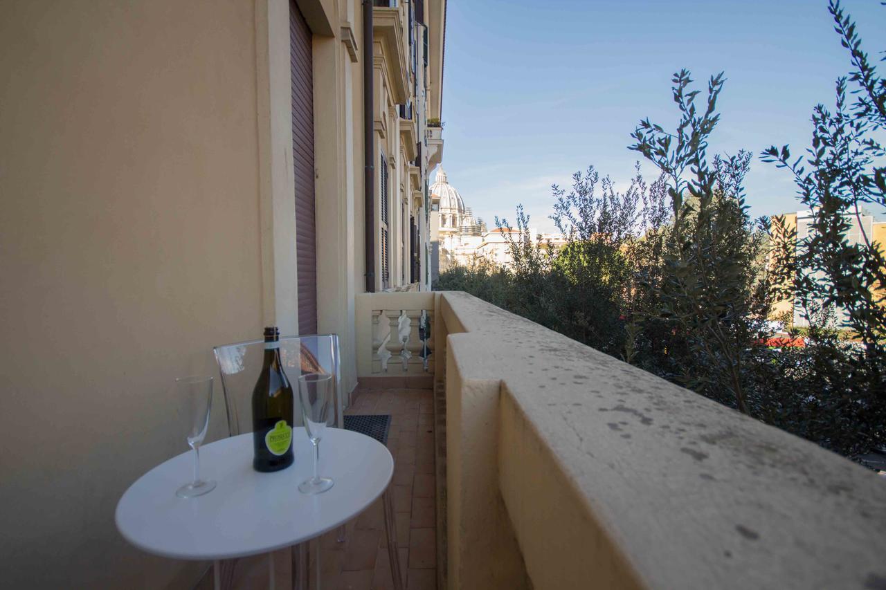 Stazione San Pietro 20 Apartment Rome Exterior photo
